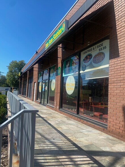 More Photos Of 10 Meadowlands Pky, Secaucus Unknown For Lease