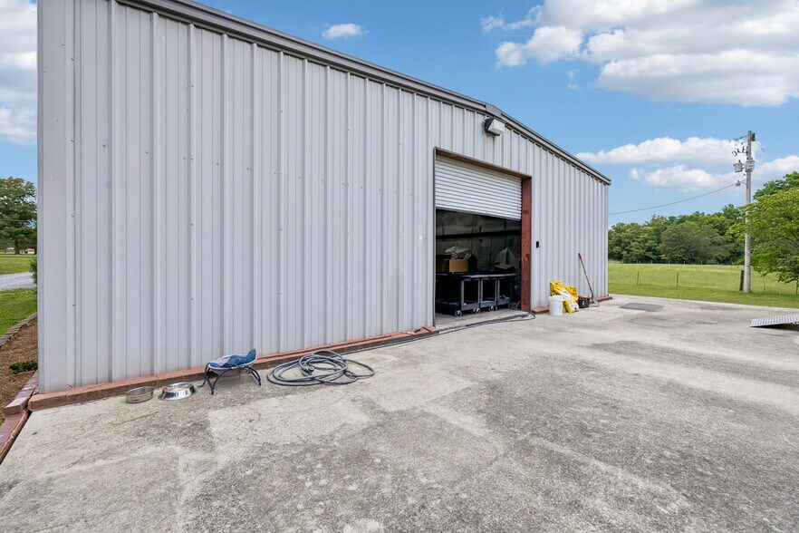 More Photos Of 49 Cutting Edge Ln, Dunlap Freestanding For Sale