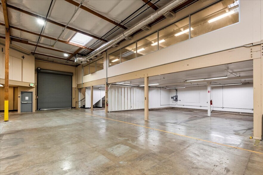 More Photos Of 901 Shasta St, Redwood City Warehouse For Lease