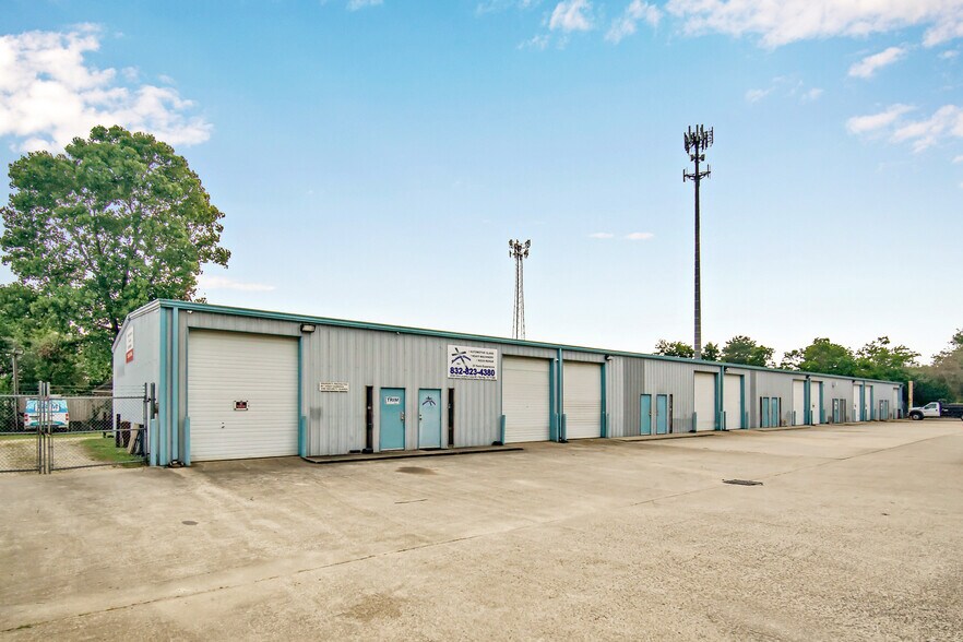 More Photos Of 2650 Old Louetta Loop, Spring Warehouse For Lease