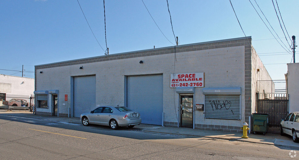 Primary Photo Of 900-902 Long Island Ave, Deer Park Warehouse For Lease