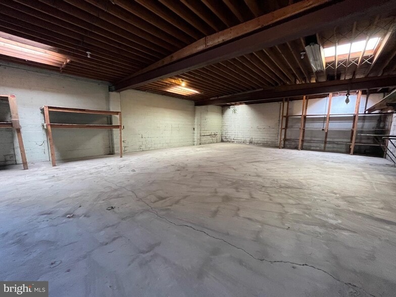 More Photos Of 407 S West Blvd, Landisville Warehouse For Lease