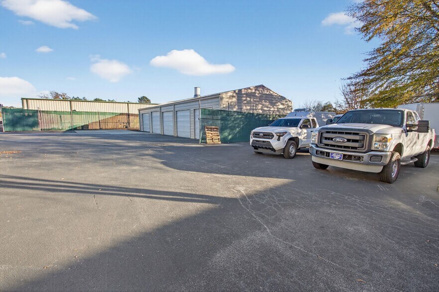 More Photos Of 1595 Access Rd, Covington Storefront For Sale