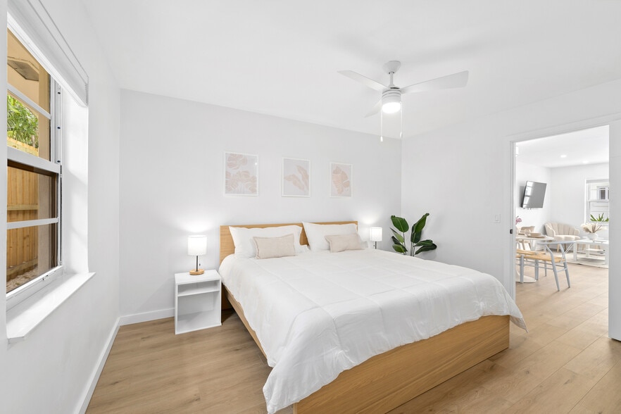 More Photos Of 401 6th Ave N, Lake Worth Beach Hotel For Sale