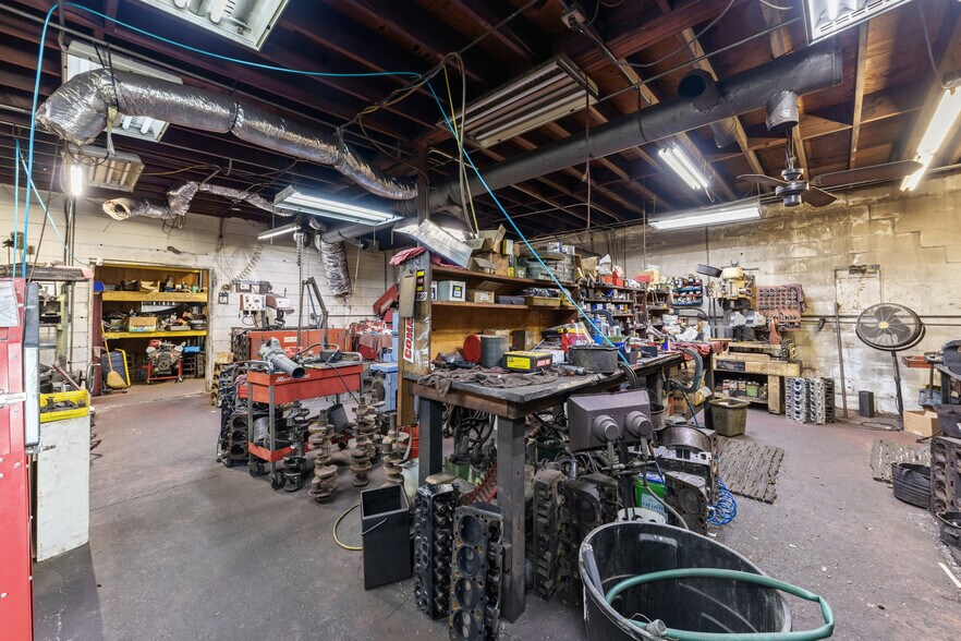 More Photos Of 7262 Lem Turner Rd, Jacksonville Auto Repair For Sale