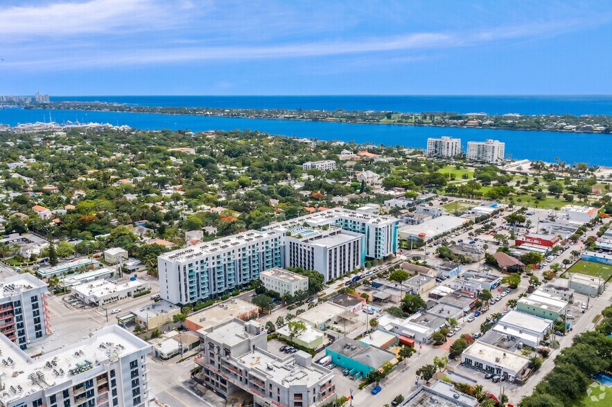 More Photos Of 2585 Spruce Ave, West Palm Beach Apartments For Lease