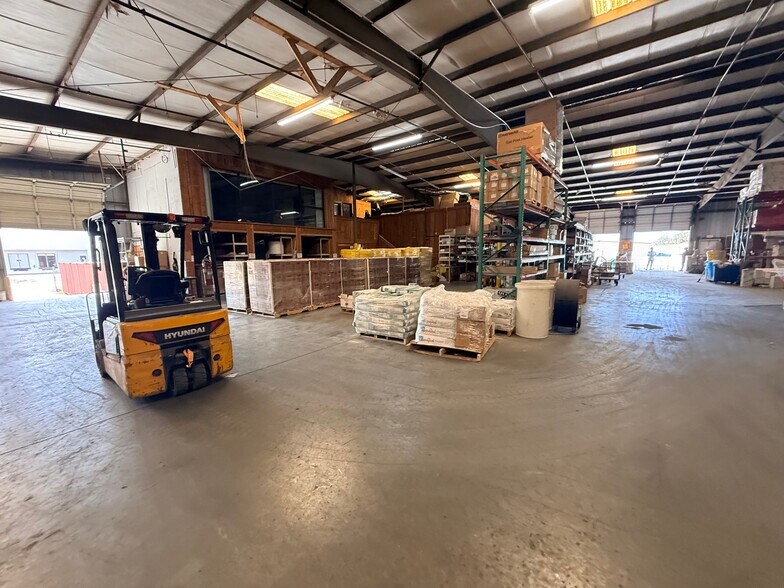 More Photos Of 2415 Whitfield Industrial Way, Sarasota Warehouse For Sale