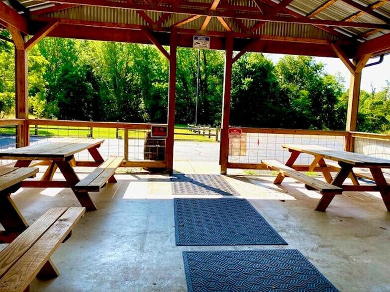 More Photos Of 6225 W D Ave, Kalamazoo Restaurant For Sale