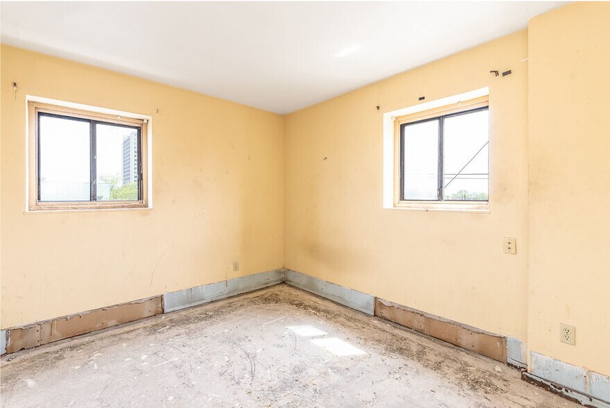 More Photos Of 628 9th St, Niagara Falls Apartments For Sale