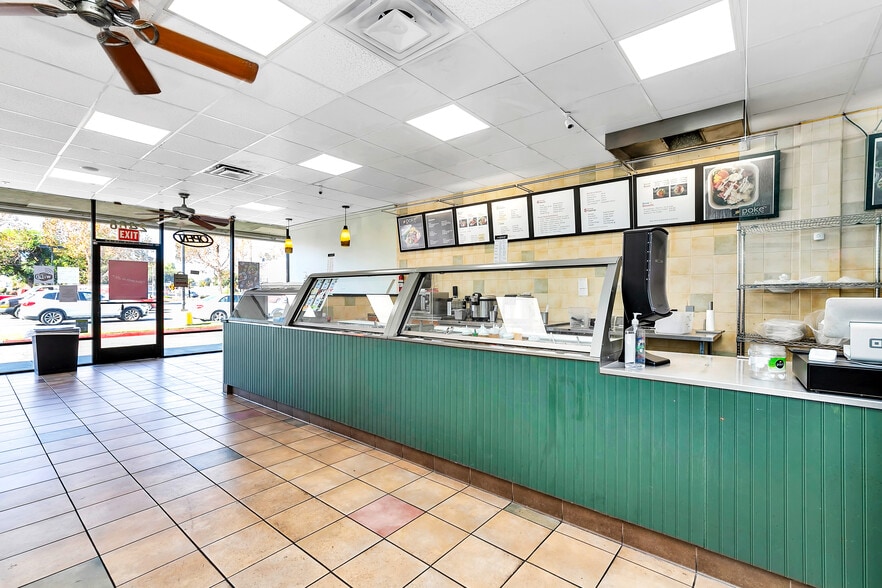 More Photos Of 2408-2480 Stearns St, Simi Valley Unknown For Lease