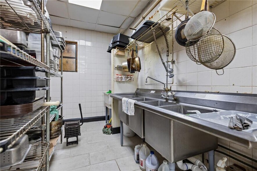 More Photos Of 2792 Pawtucket Ave, East Providence Restaurant For Sale