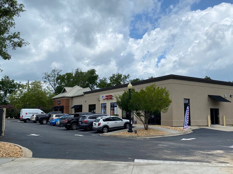 More Photos Of 3259 Inner Perimeter Rd, Valdosta Storefront For Lease