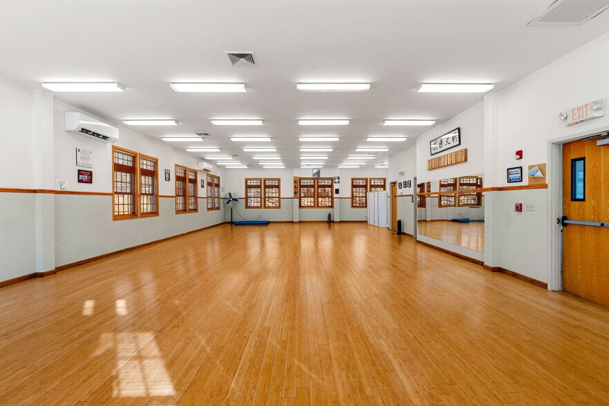 More Photos Of 136 Main St, Acton Unknown For Lease