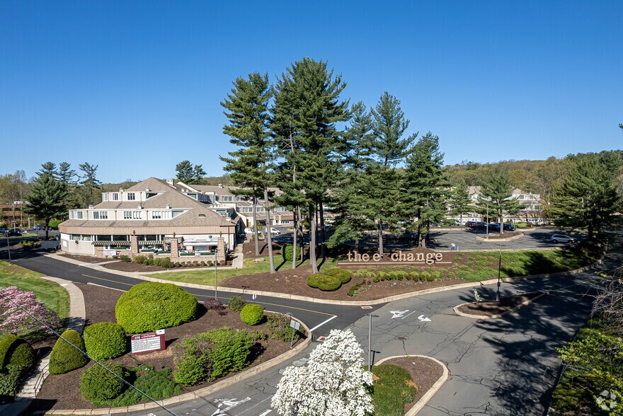 More Photos Of 270 Farmington Ave, Farmington Office For Lease