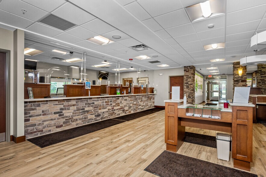 More Photos Of 3020 Orchard Park Rd, Buffalo Office For Sale
