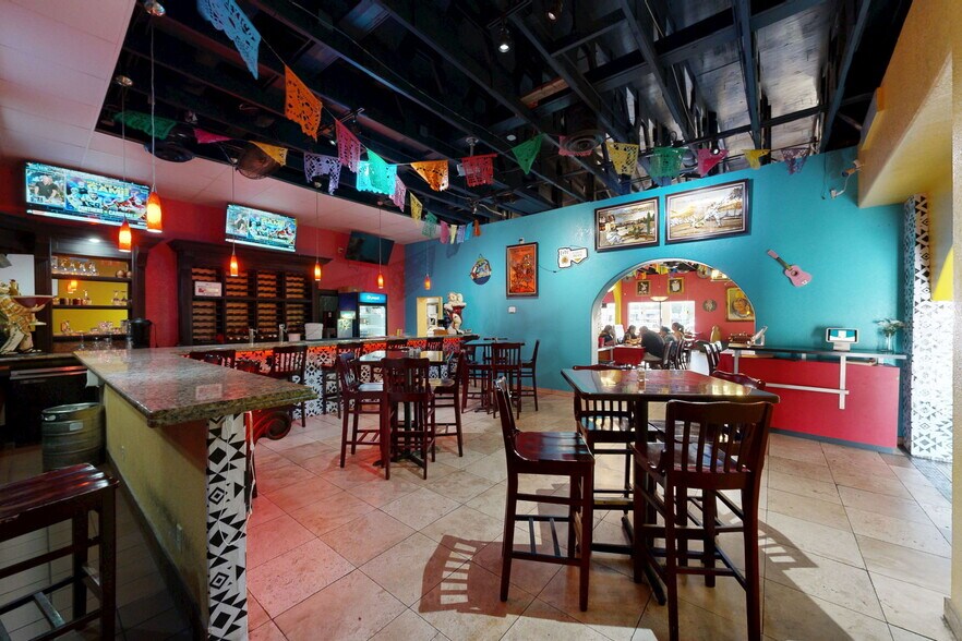 More Photos Of 4946 Rigsby Ave, San Antonio Restaurant For Sale
