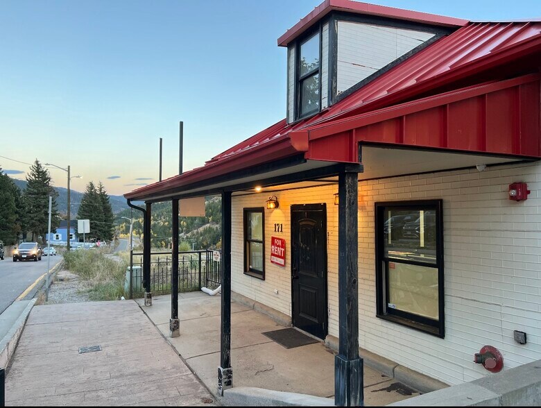 More Photos Of 171 Lawrence St, Central City Storefront For Sale