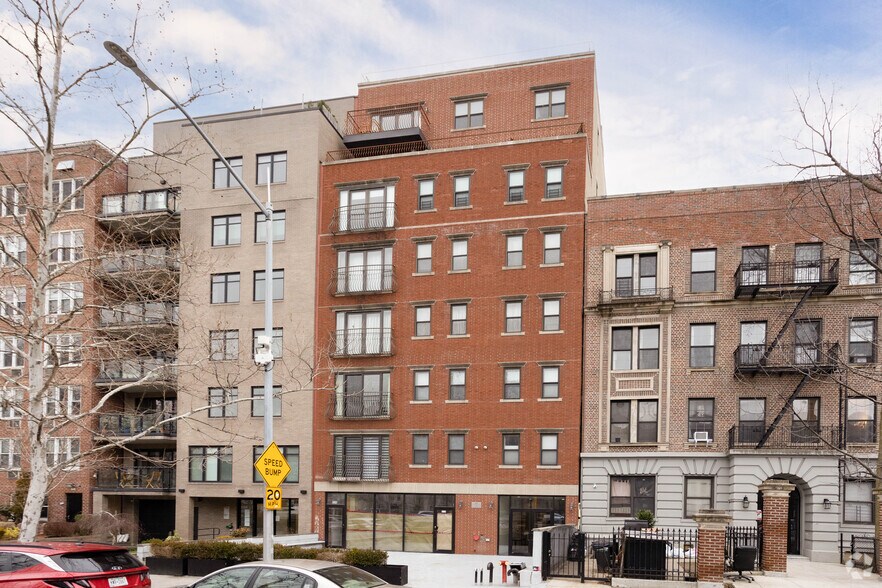 More Photos Of 235 Ocean Pky, Brooklyn Apartments For Lease