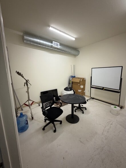 More Photos Of 7611-7615 Melrose Ave, Los Angeles Storefront For Lease