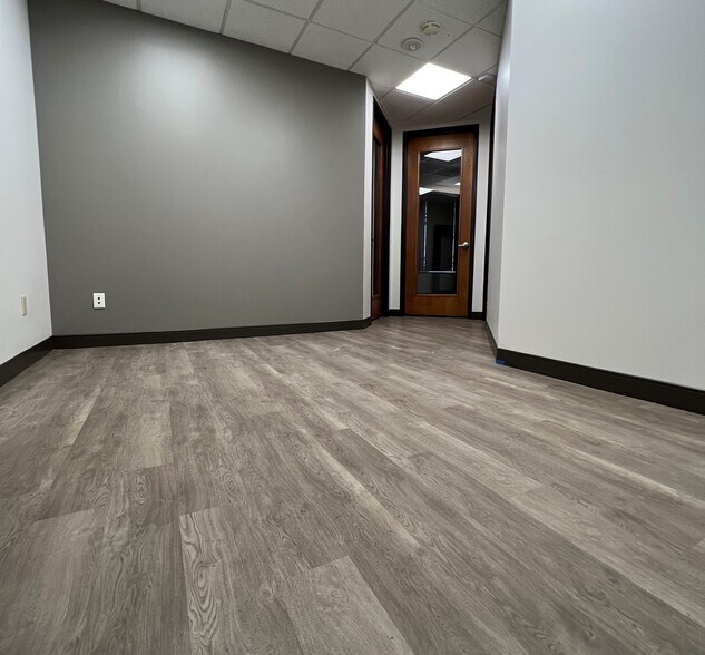 More Photos Of 6350 LBJ Fwy, Dallas Unknown For Lease