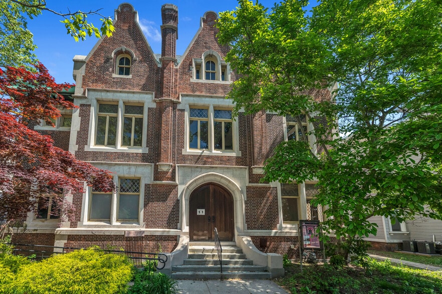 More Photos Of 51 Trumbull St, New Haven Office For Sale