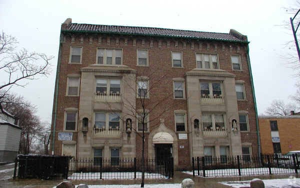 Primary Photo Of 7825-27 South Shore Dr, Chicago Apartments For Sale