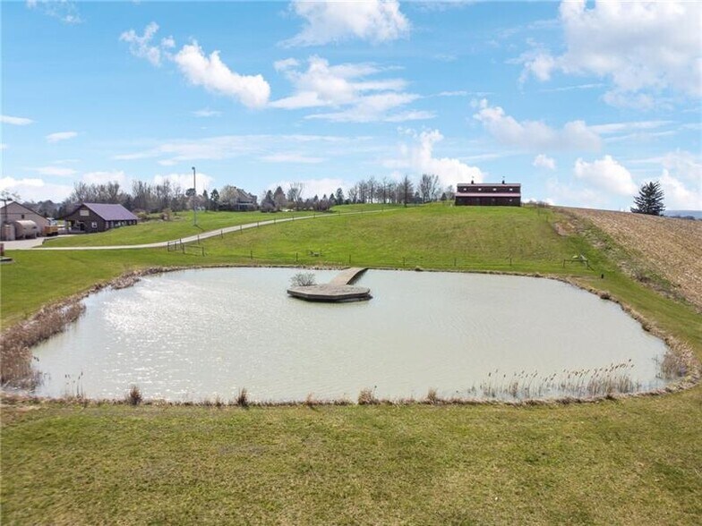 More Photos Of 208 W Mud Pike, Rockwood Office For Sale
