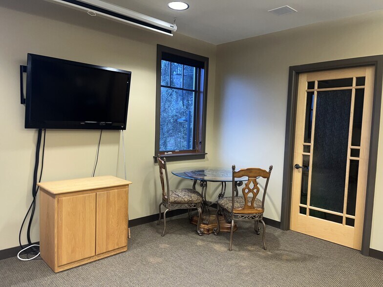 More Photos Of 358 Front Ave NW, Castle Rock Medical For Lease