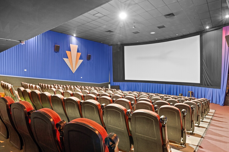 More Photos Of 150 W 2nd St, Casper Restaurant For Sale