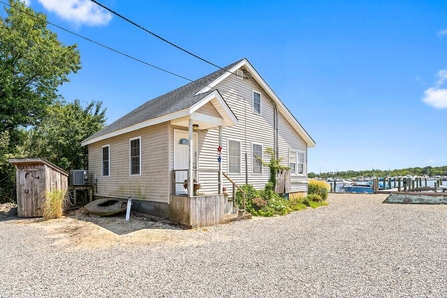 More Photos Of 120 Harbor Inn Rd, Bayville Marina For Sale