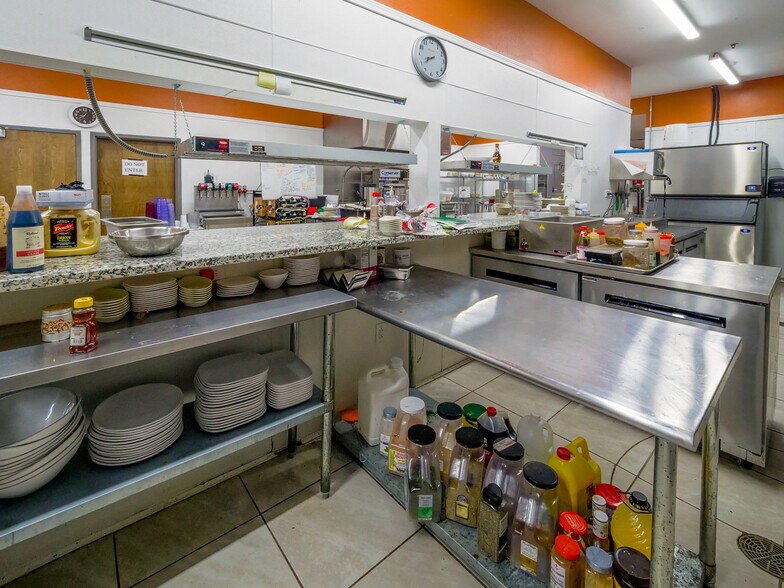 More Photos Of 1355 N Loop 336 E, Conroe Restaurant For Sale