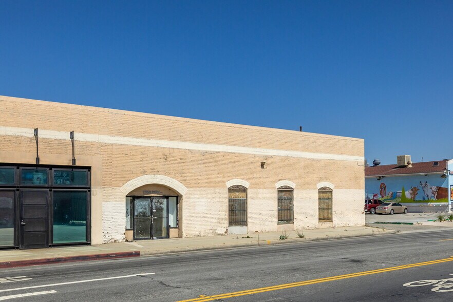 More Photos Of 205 N Park Ave, Pomona Warehouse For Lease