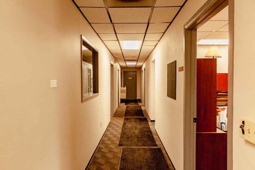 More Photos Of 3448 N Huetter Rd, Post Falls Office For Sale