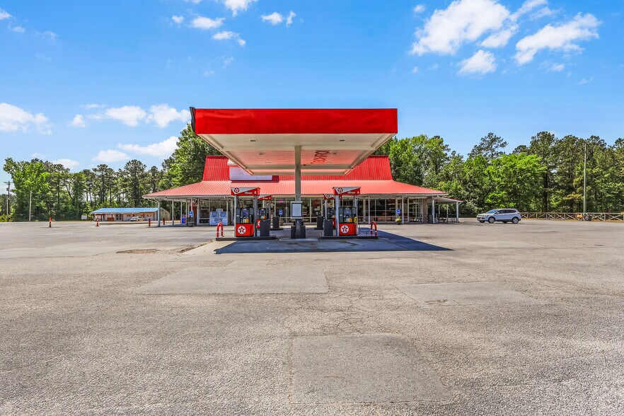 More Photos Of 500 Buff Blvd, Summerton General Retail For Sale
