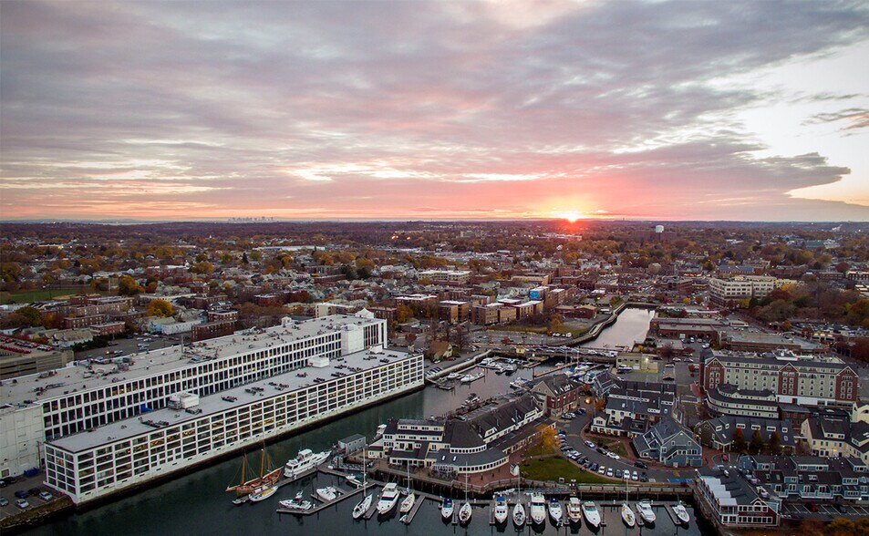 More Photos Of 35 Congress St, Salem Light Distribution For Lease