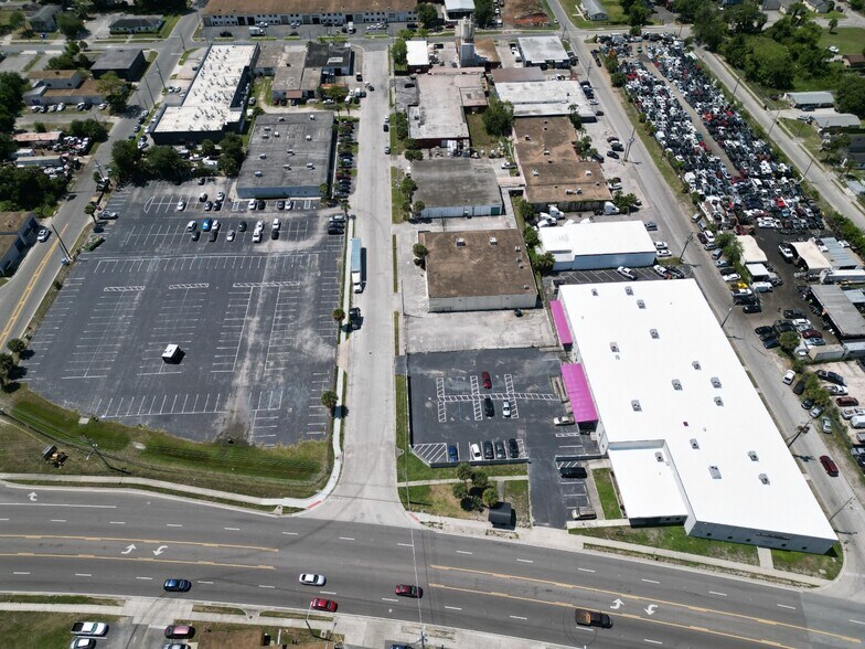 More Photos Of 2140 W Washington St, Orlando Distribution For Sale