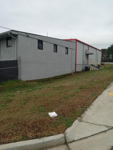 More Photos Of 600 Bohannon Rd, Fairburn Flex For Lease