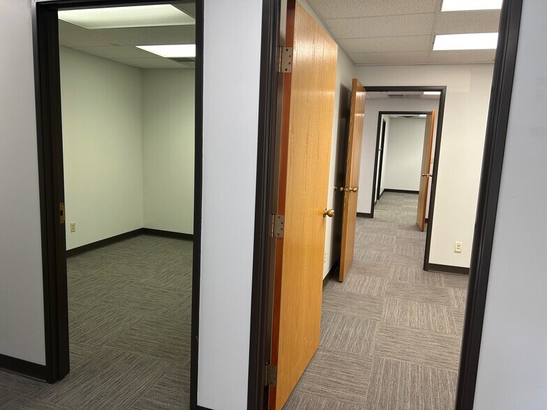 More Photos Of 202 W Van Buren St, Columbia City Office For Lease