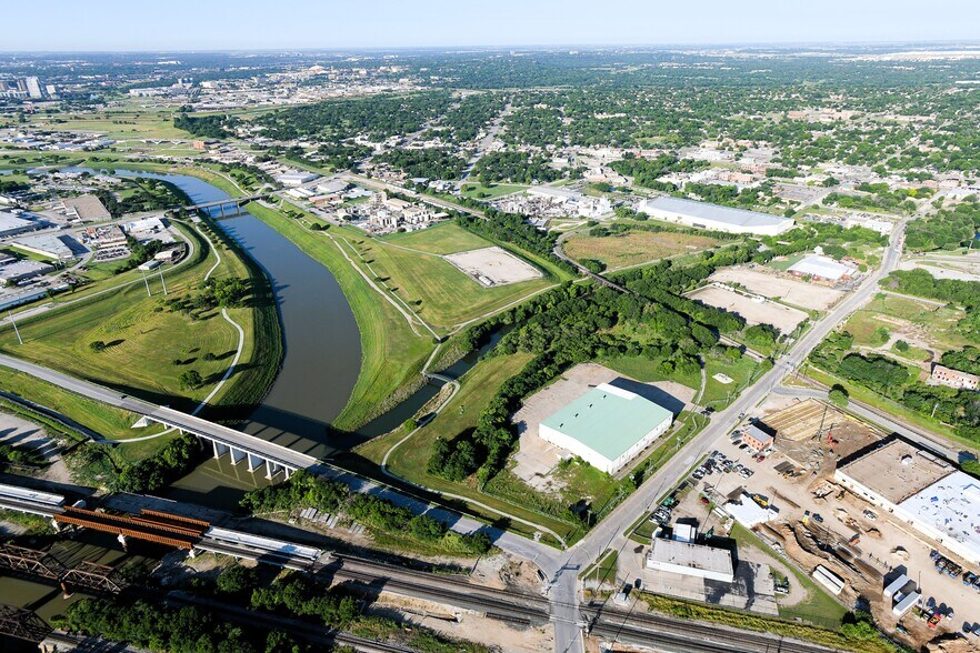 More Photos Of 1100 NE 23rd St, Fort Worth Warehouse For Lease