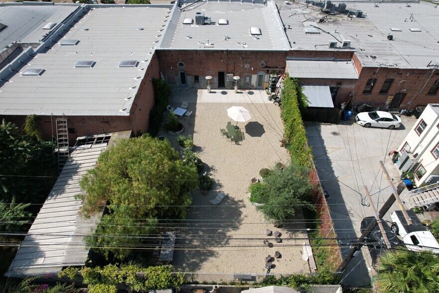 More Photos Of 4745 W Washington Blvd, Los Angeles Storefront Retail Office For Sale