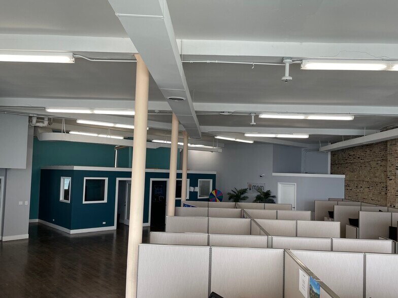 More Photos Of 4020 N Elston Ave, Chicago Storefront Retail Office For Lease