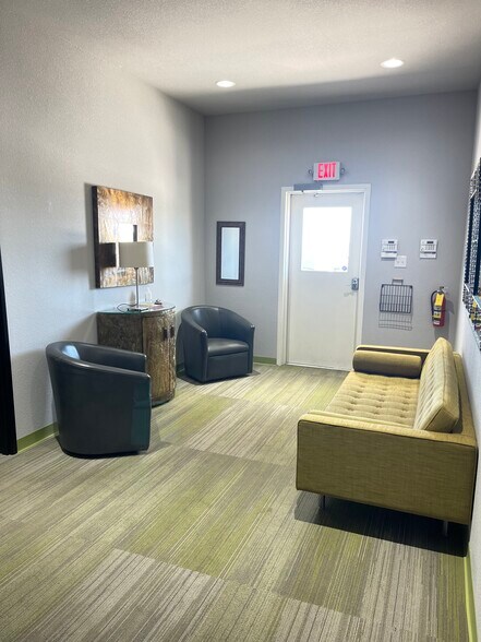 More Photos Of 2436 County Road 311, Jarrell Flex For Lease