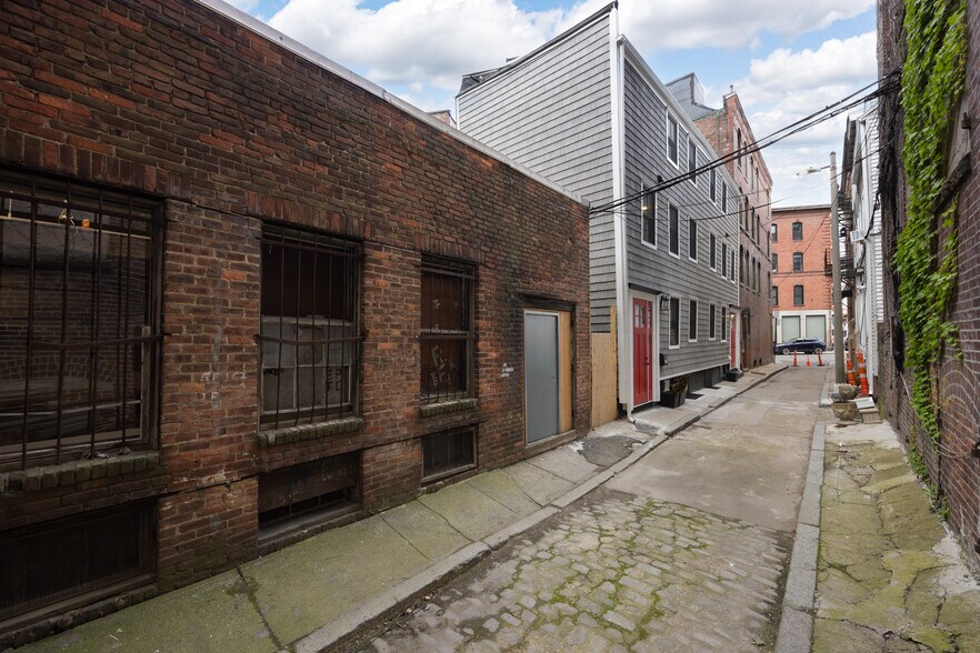 More Photos Of 133 N Washington St, Boston Storefront For Sale