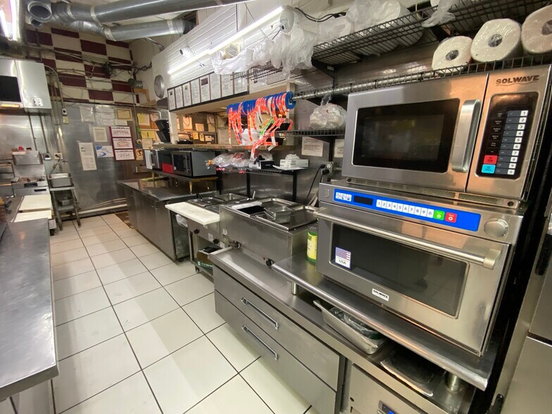 More Photos Of 814 E Highway 60, Monett Restaurant For Sale