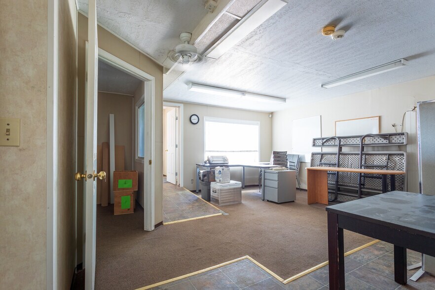 More Photos Of 310 Williams Industrial Dr, Neilburg Service For Sale