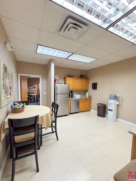 More Photos Of 72 Queen St, Southington Office For Lease