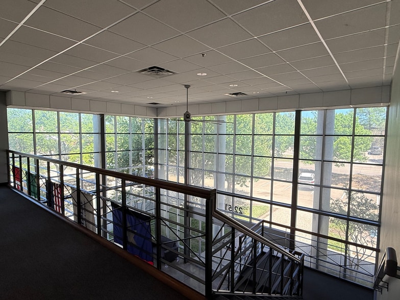 More Photos Of 2251 Chenault Dr, Carrollton Warehouse For Sale