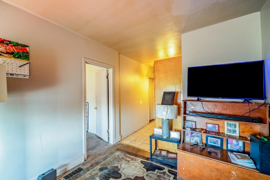 More Photos Of 19430 W Warren Ave, Detroit Specialty For Sale
