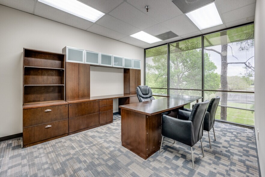 More Photos Of 10707 Corporate Dr, Stafford Coworking Space