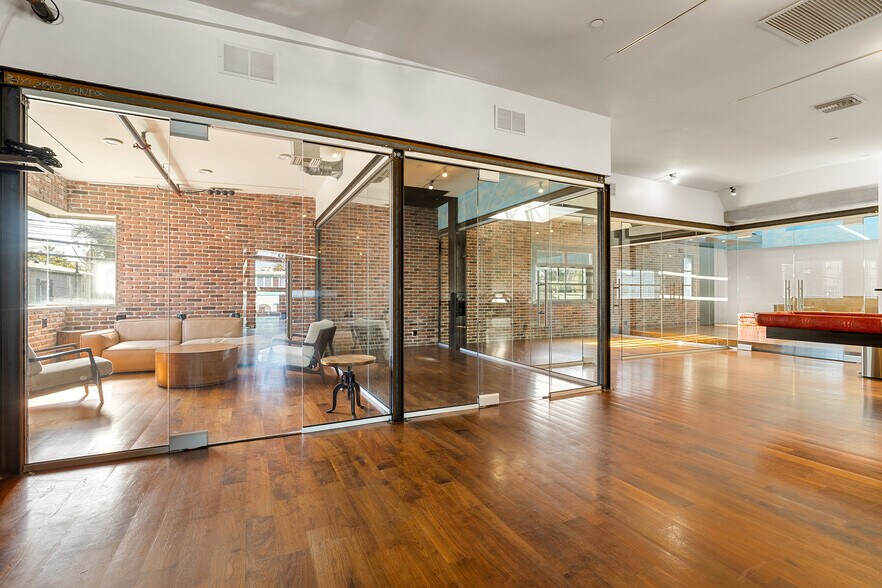 More Photos Of 1410 Abbot Kinney Blvd, Venice Storefront Retail Office For Lease